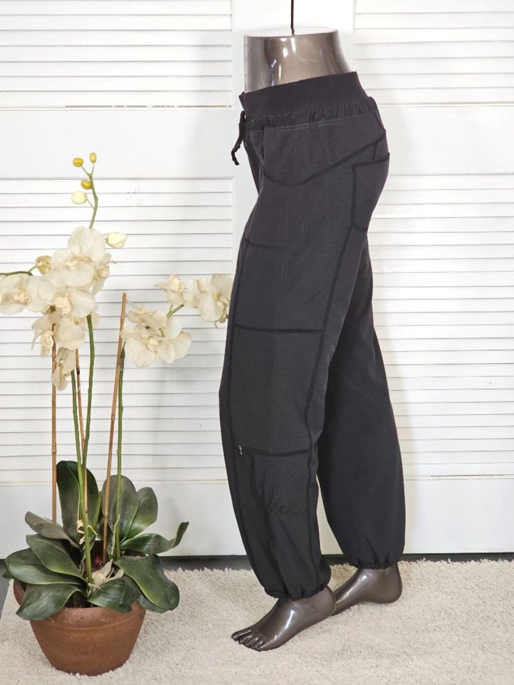 Athleta Women's Black Midtown Trouser Drawstring Hem Lined Pants Size 8 1706 - Picture 5 of 15